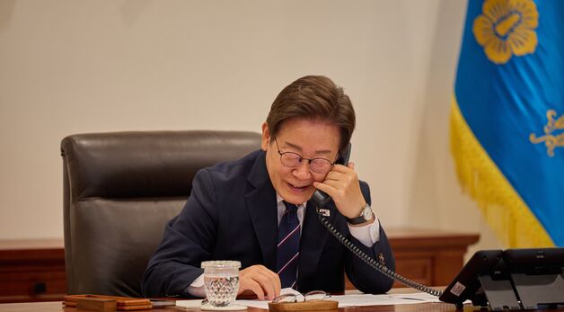 李대통령, 말레이 총리와 통화…"양국 우호협력 관계 굳건히 발전"