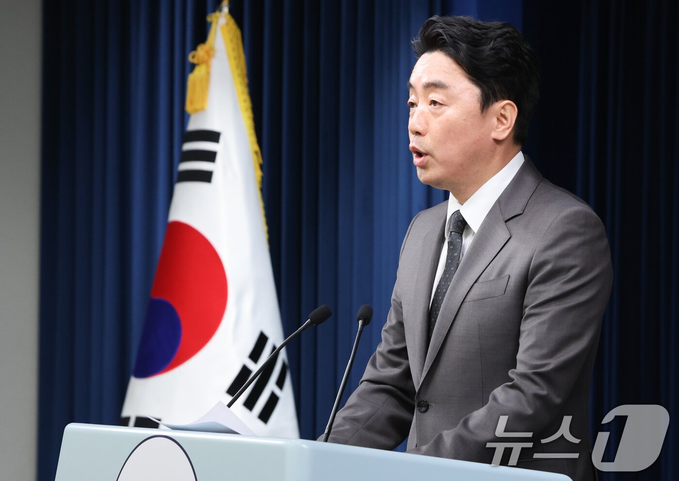 본문 이미지 - 강훈식 대통령 비서실장이 23일 서울 용산구 대통령실 청사에서 장관 후보자 인선 발표을 하고 있다. 2025.6.23/뉴스1 ⓒ News1 허경 기자