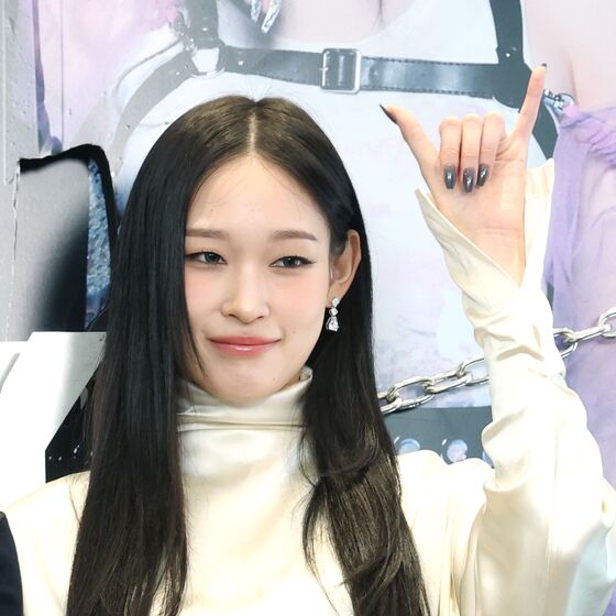 '신세계 3세' 애니 문서윤, 올데이프로젝트 데뷔일 공개석상 등장…늘씬 각선미