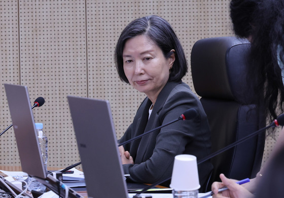 '尹 방어권 폐기' 상정 밀리자…인권위원 6인 "안창호의 직권남용"