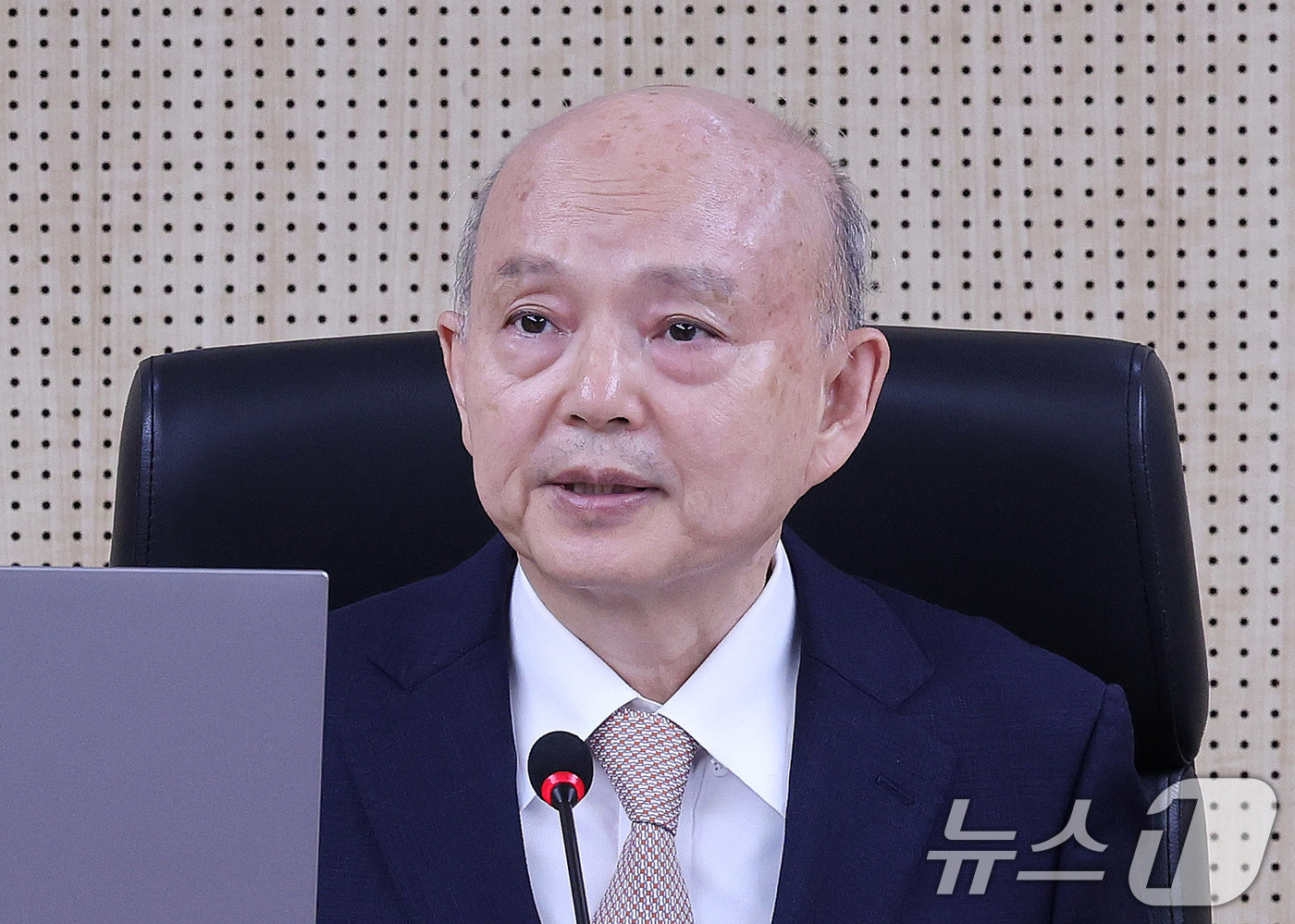 (서울=뉴스1) 박지혜 기자 = 안창호 국가인권위원장이 23일 서울 중구 국가인권위원회에서 열린 제 13차 전원위원회를 주재하고 있다.  2025.6.23/뉴스1