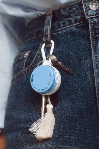 본문 이미지 - '베뉴먼트' 립밤 키링(신세계면세점 제공)