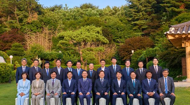 李대통령, 민주당 신임 원내지도부 초청 만찬