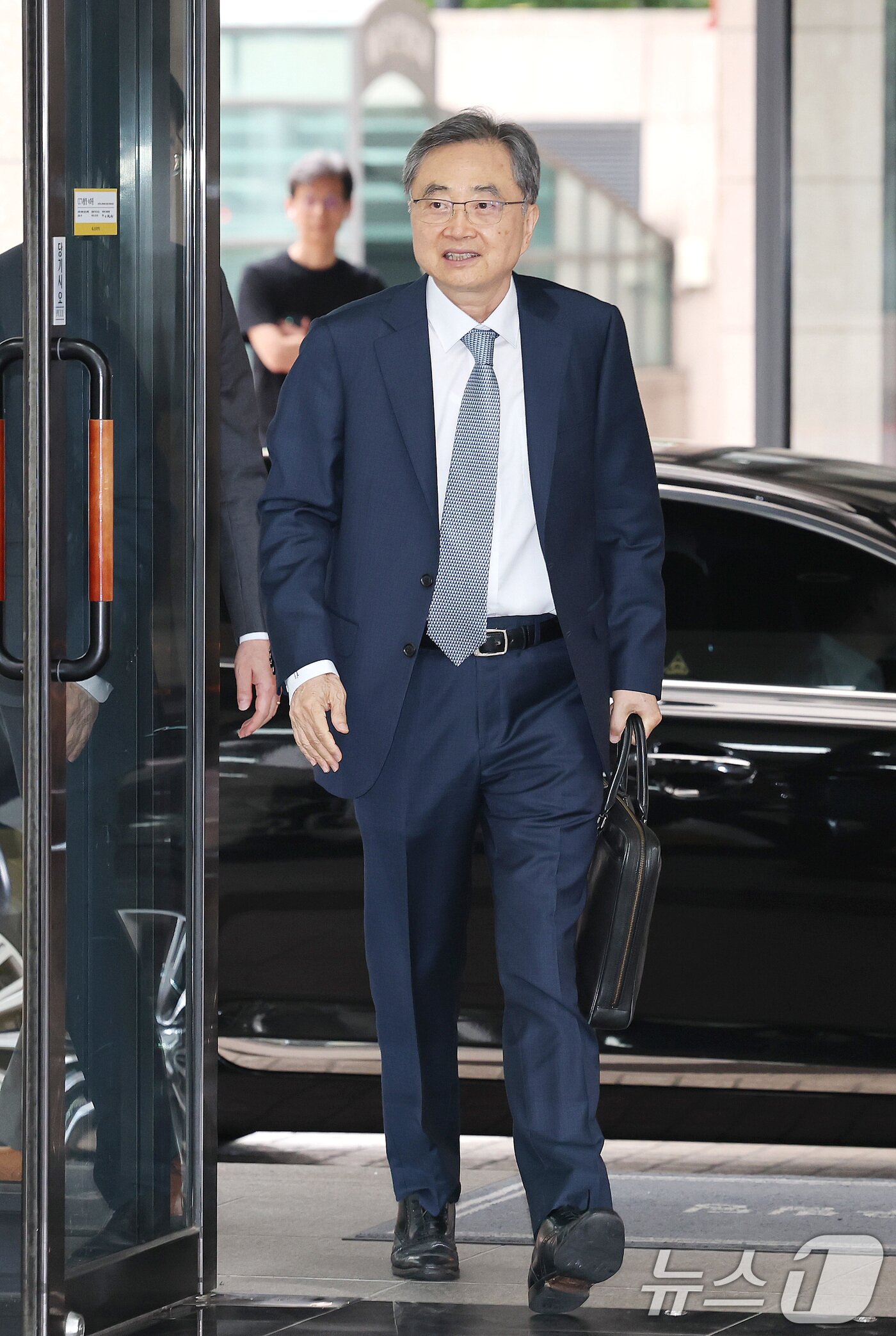 본문 이미지 - 조현 외교부 장관 후보자가 24일 오전 서울 종로구 대우빌딩에 마련된 인사청문회 준비 사무실로 출근을 하고 있다. 2025.6.24/뉴스1 ⓒ News1 임세영 기자