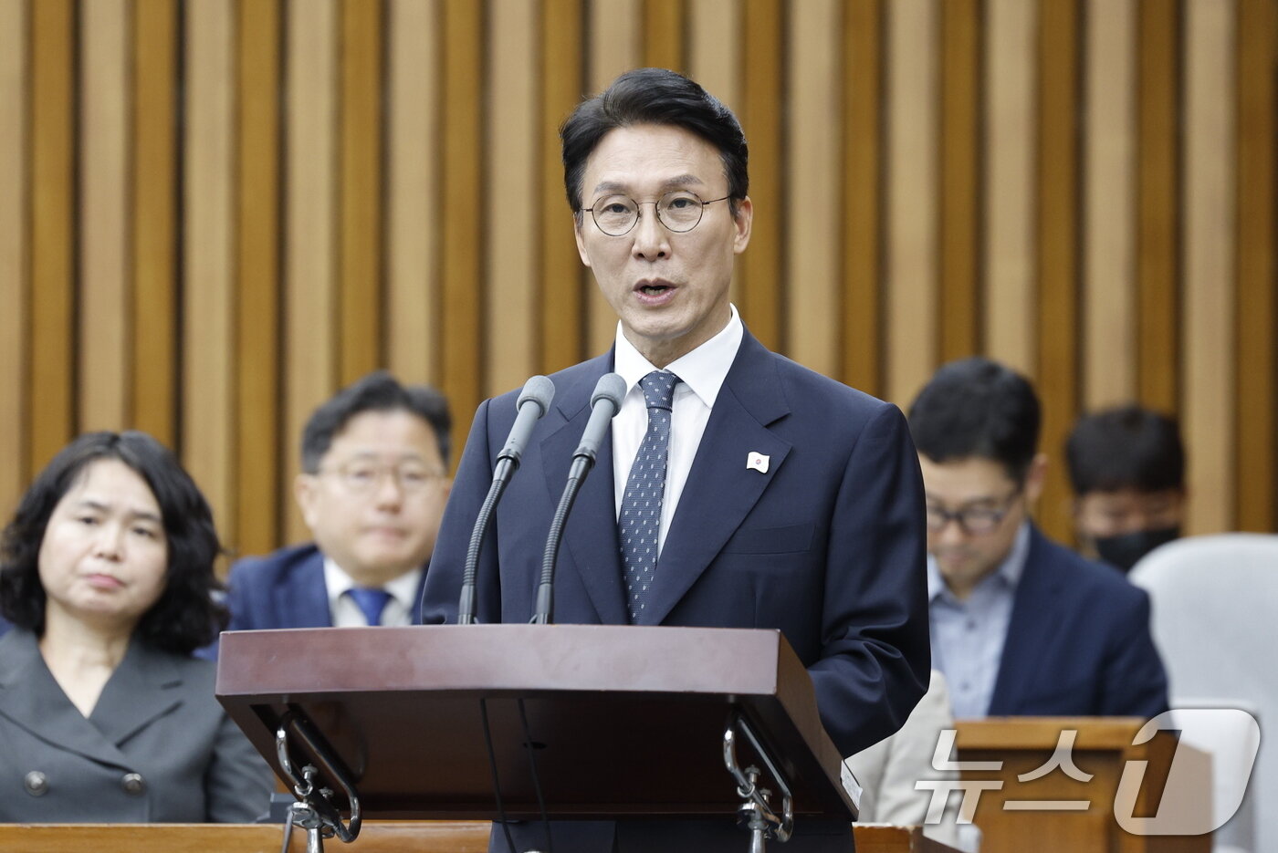 본문 이미지 - 김민석 국무총리 후보자가 24일 오전 서울 여의도 국회에서 열린 인사청문회에 출석해 인사말을 하고 있다. 2025.6.24/뉴스1 ⓒ News1 안은나 기자