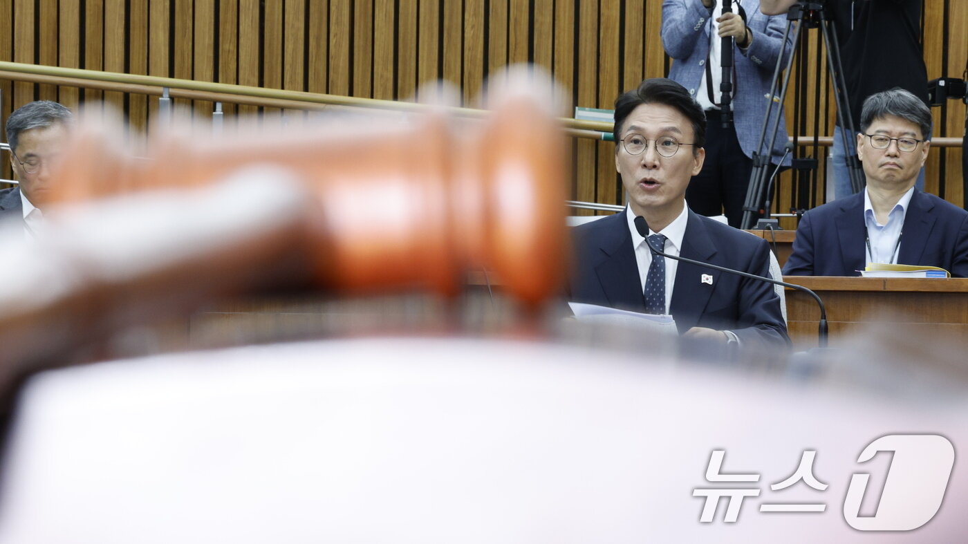 본문 이미지 - 김민석 국무총리 후보자가 24일 오전 서울 여의도 국회에서 열린 인사청문회에 출석해 의원 질의에 답하고 있다. 2025.6.24/뉴스1 ⓒ News1 안은나 기자