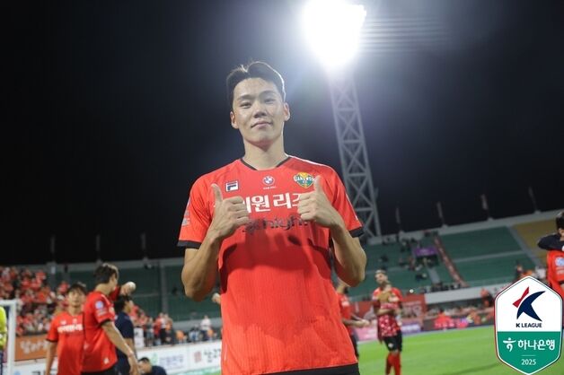 '데뷔전 1골 1도움' 강원 모재현, K리그1 20라운드 MVP 선정