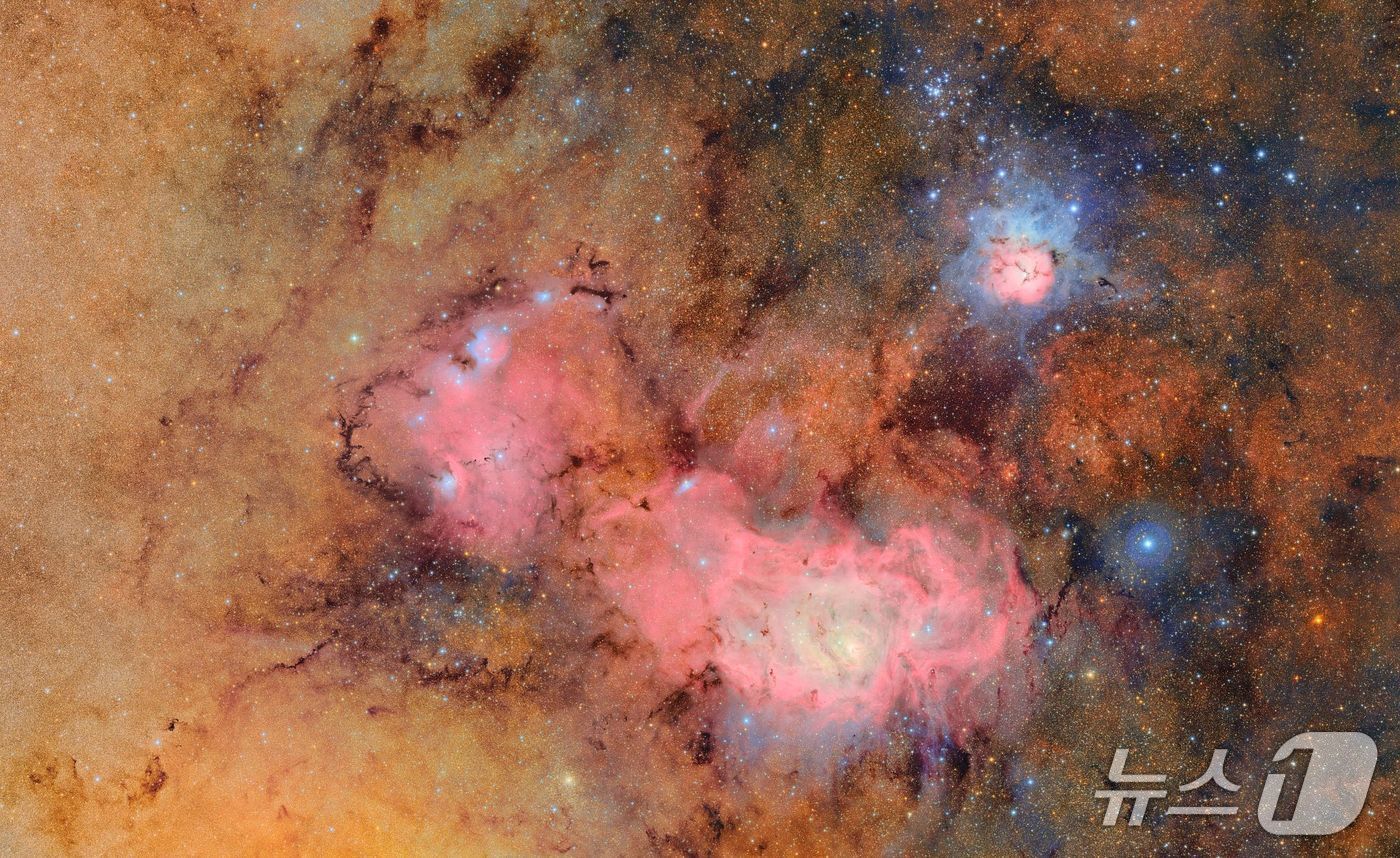 본문 이미지 - 루빈천문대가 촬영한 석호성운과 삼엽성운&#40;천문연 제공&#41; /뉴스1