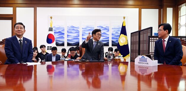 여야, 26일 본회의 개최 합의…찰스 美하원의원 추모결의안 채택