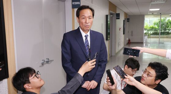 민주당 농해수위 위원들 면담 위해 국회 찾은 우상호 정무수석