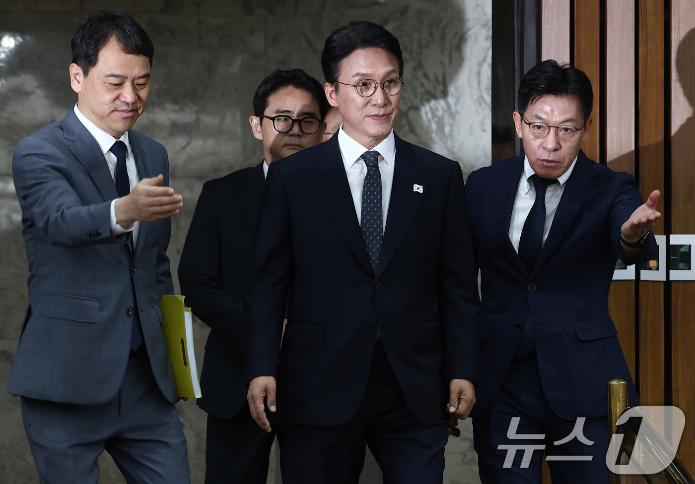 (서울=뉴스1) 김민지 기자 = 김민석 국무총리 후보자가 24일 오전 서울 여의도 국회에서 열린 인사청문회에 출석하고 있다. 2025.6.24/뉴스1