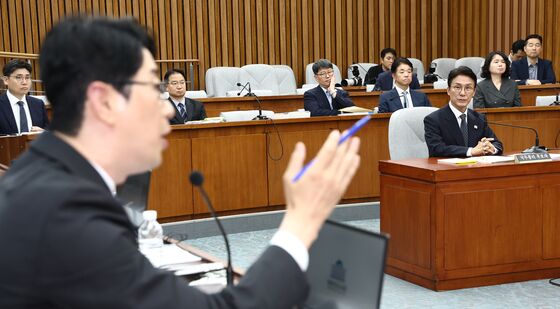 주진우 발언 듣는 김민석