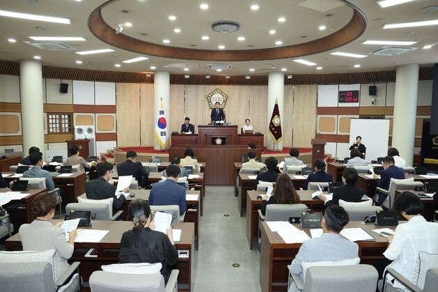 고양시의회, 산황산 골프장 승인 '규탄 결의안' 채택…직권 취소 요구