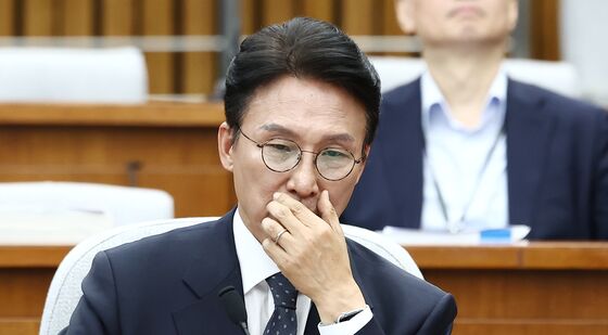 굳은 표정의 김민석 총리 후보자