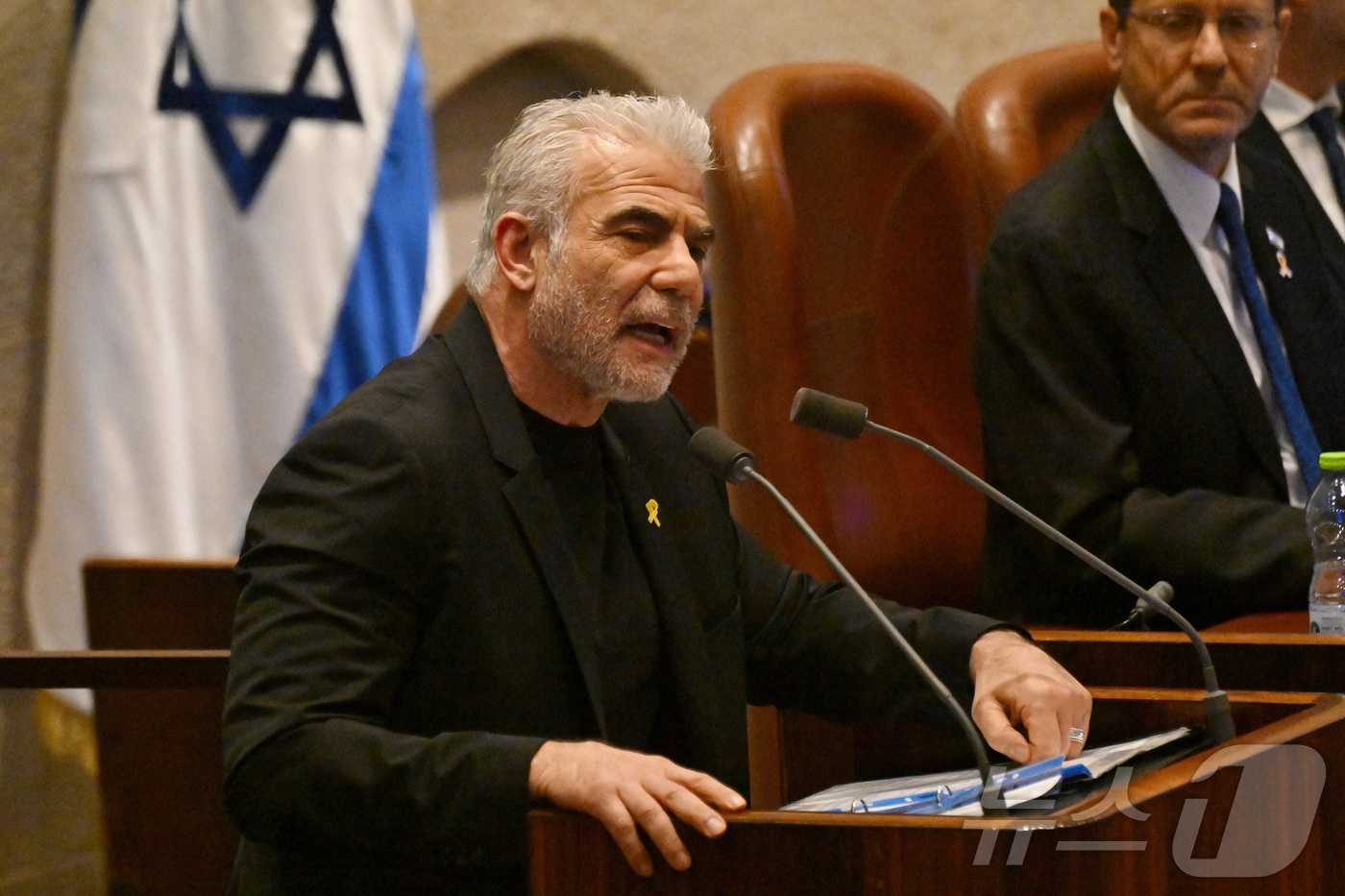 (예루살렘 로이터=뉴스1) 김경민 기자 = 야이르 라피드 예시 아티드당 대표. 2024.10.28ⓒ 로이터=뉴스1