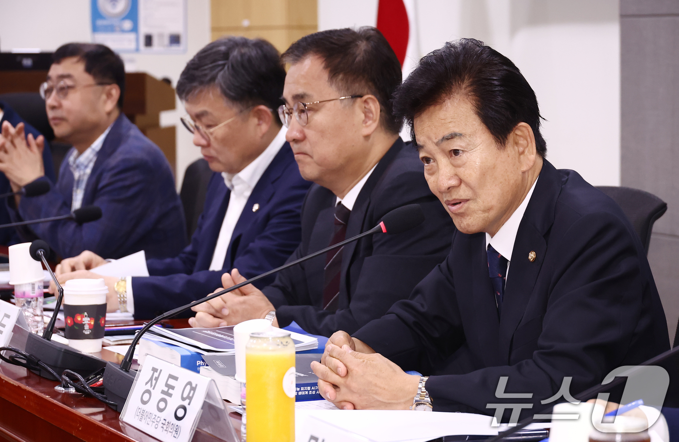 (서울=뉴스1) 김민지 기자 = 정동영 더불어민주당 의원이 25일 오전 서울 여의도 국회 의원회관에서 열린 'AI G3 강국 신기술 전략 조찬 포럼'에서 인사말을 하고 있다. 20 …
