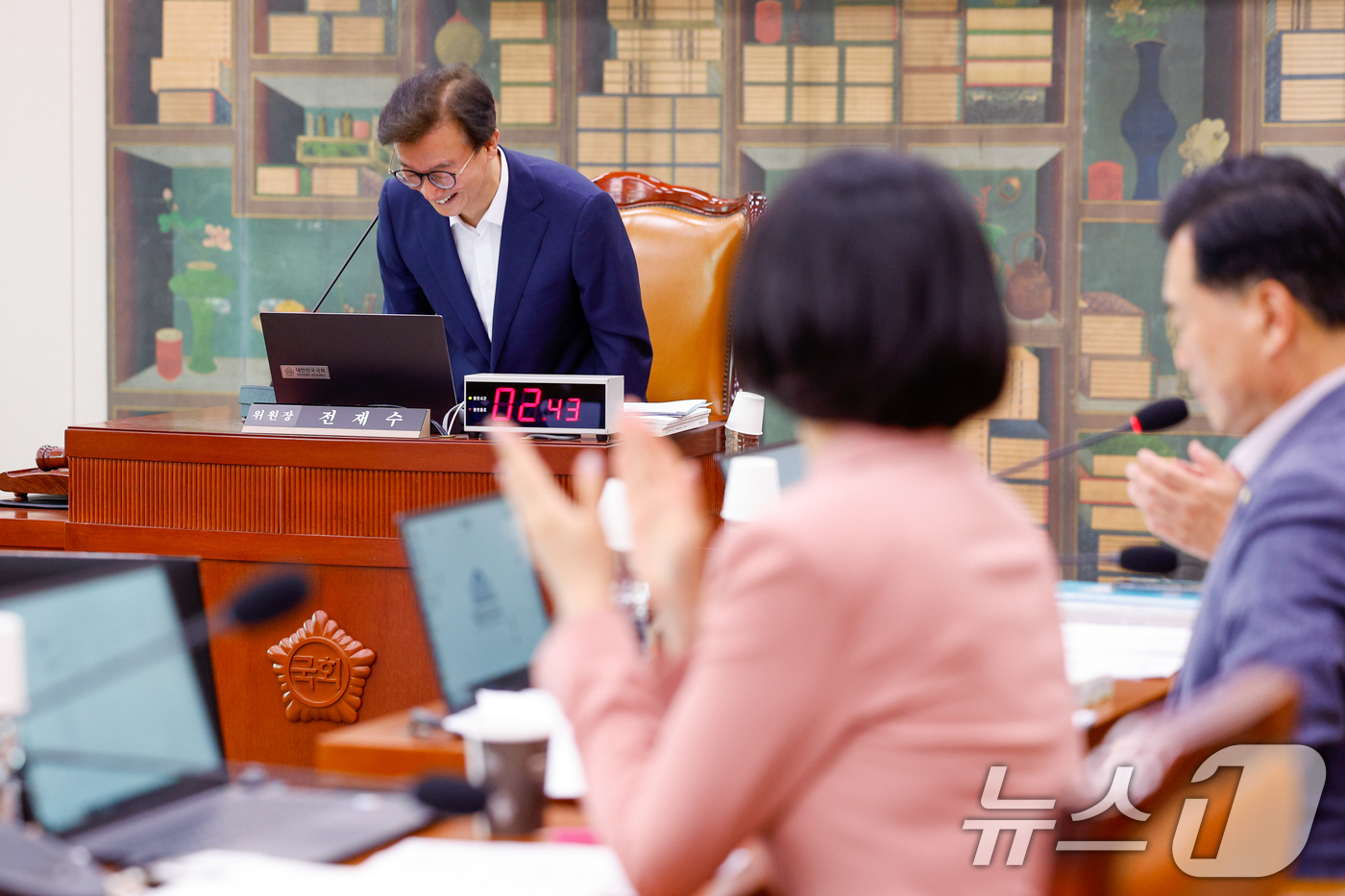 (서울=뉴스1) 안은나 기자 = 해양수산부 장관 후보자로 지명된 전재수 국회 문화체육관광위원회 위원장이 25일 오전 서울 여의도 국회에서 열린 제426회국회(임시회) 제1차 전체회 …