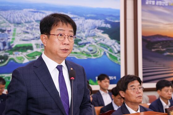 박상우 "가덕도신공항 공사 불참 현대건설, 제재 대상인지 확인 중"