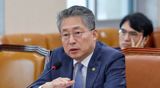 답변하는 김민석 직무대행