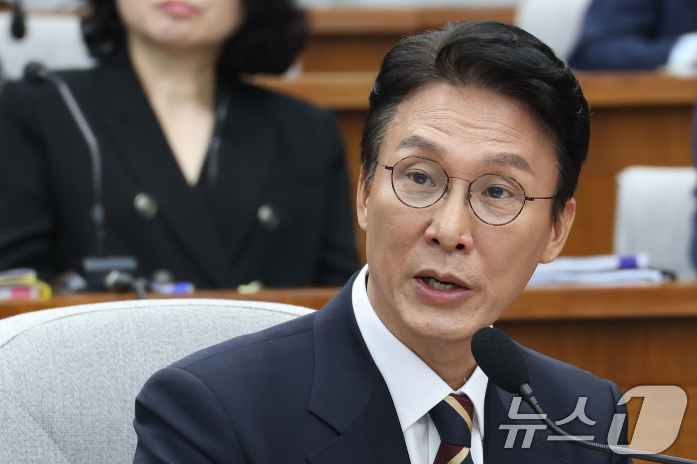 (서울=뉴스1) 이광호 기자 = 김민석 국무총리 후보자가 25일 오전 서울 여의도 국회에서 열린 인사청문회에 출석해 주진우 국민의힘 의원 질의에 답하고 있다. 2025.6.25/뉴 …