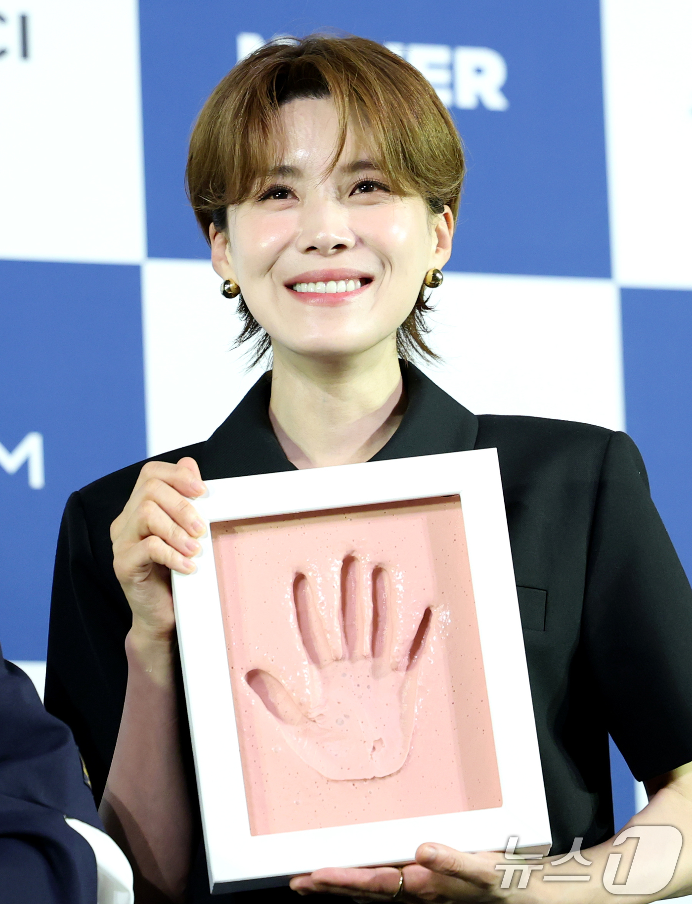 (서울=뉴스1) 권현진 기자 = 방송인 장도연이 25일 서울 영등포구 CGV여의도에서 열린 제4회 청룡시리즈어워즈 핸드프린팅 행사에서 포즈를 취하고 있다. 2025.6.25/뉴스1 …