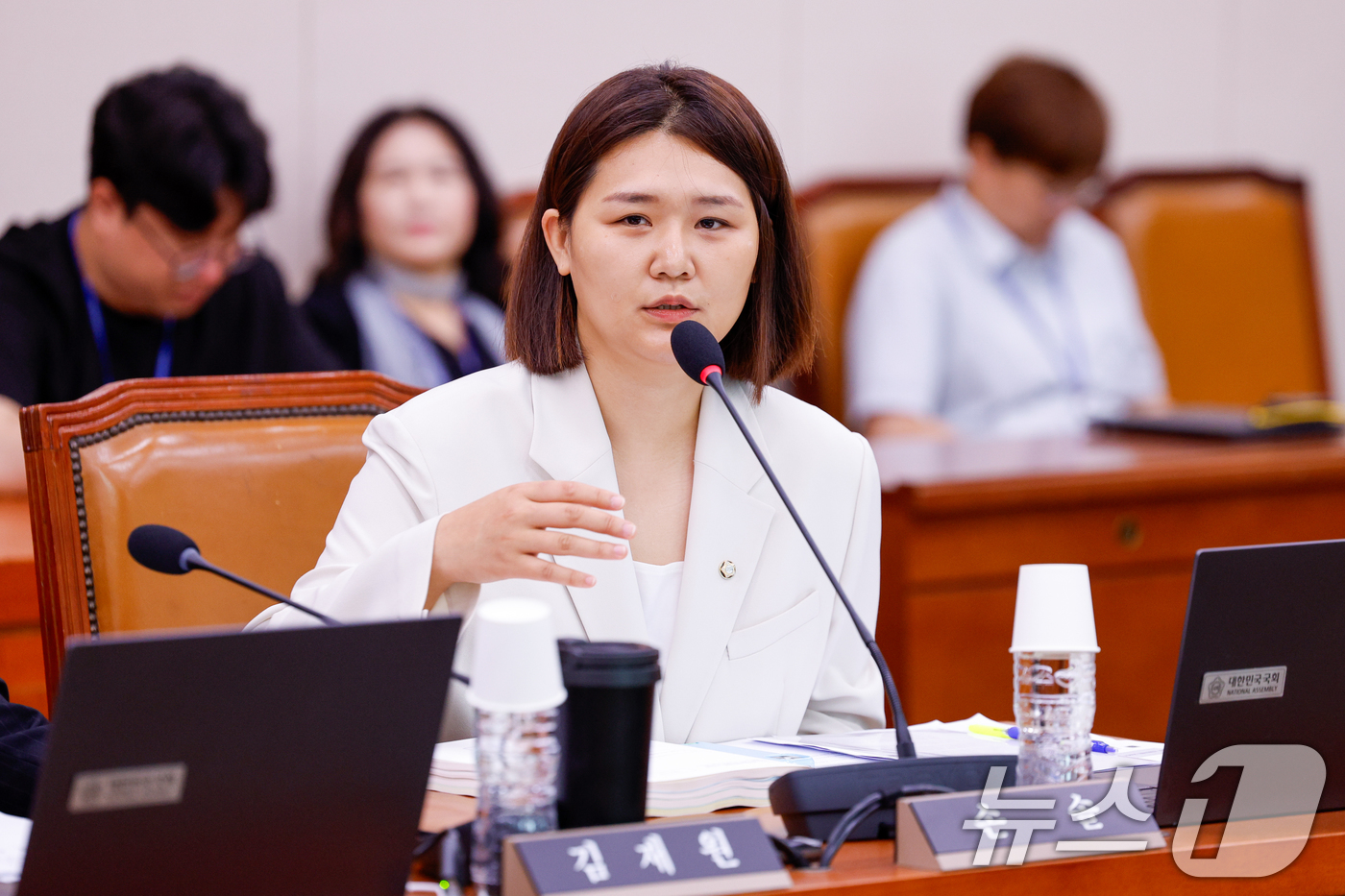 (서울=뉴스1) 안은나 기자 = 손솔 진보당 의원이 25일 오전 서울 여의도 국회에서 열린 제426회국회(임시회) 문화체육관광위원회 제1차 전체회의에서 인사말을 하고 있다. 202 …