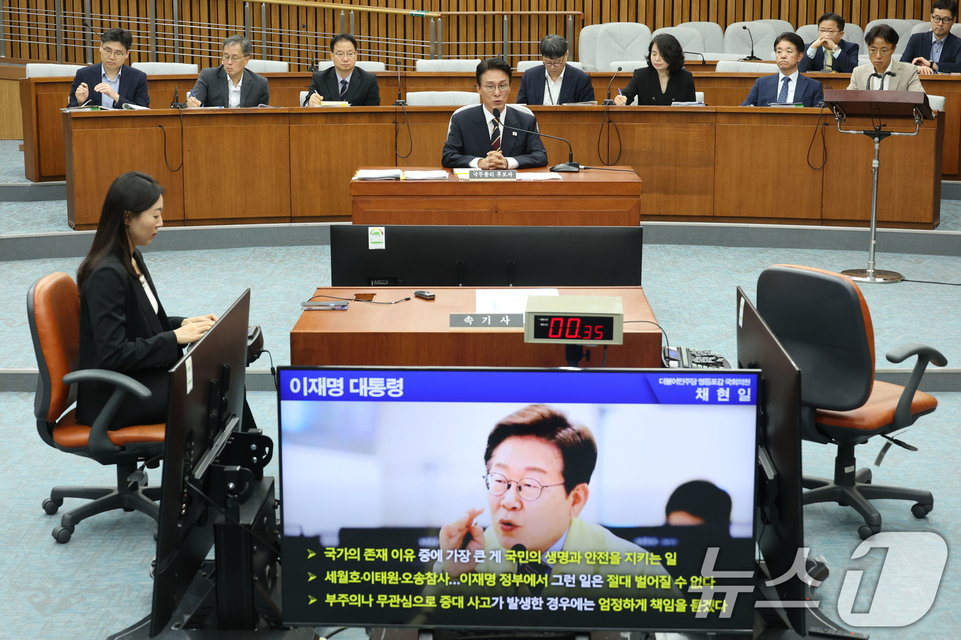 (서울=뉴스1) 이광호 기자 = 김민석 국무총리 후보자가 25일 오전 서울 여의도 국회에서 열린 인사청문회에 출석해 채현일 더불어민주당 의원질의에 답하고 있다. 2025.6.25/ …