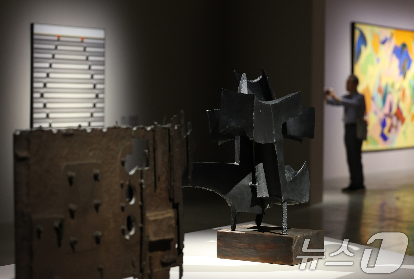 (과천=뉴스1) 김영운 기자 = 25일 오전 경기 과천시 국립현대미술관 과천에서 상설전 '한국근현대미술 II'이 언론에 공개되고 있다.지난달 개막한 '한국근현대미술Ⅰ'에 이어지는 …