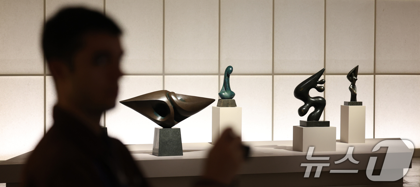 (과천=뉴스1) 김영운 기자 = 25일 오전 경기 과천시 국립현대미술관 과천에서 상설전 '한국근현대미술 II'이 언론에 공개되고 있다.지난달 개막한 '한국근현대미술Ⅰ'에 이어지는 …