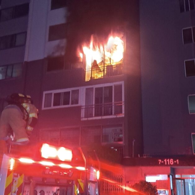 10세 언니 이어 7세 동생도 끝내 사망…부산 아파트 화재 참변