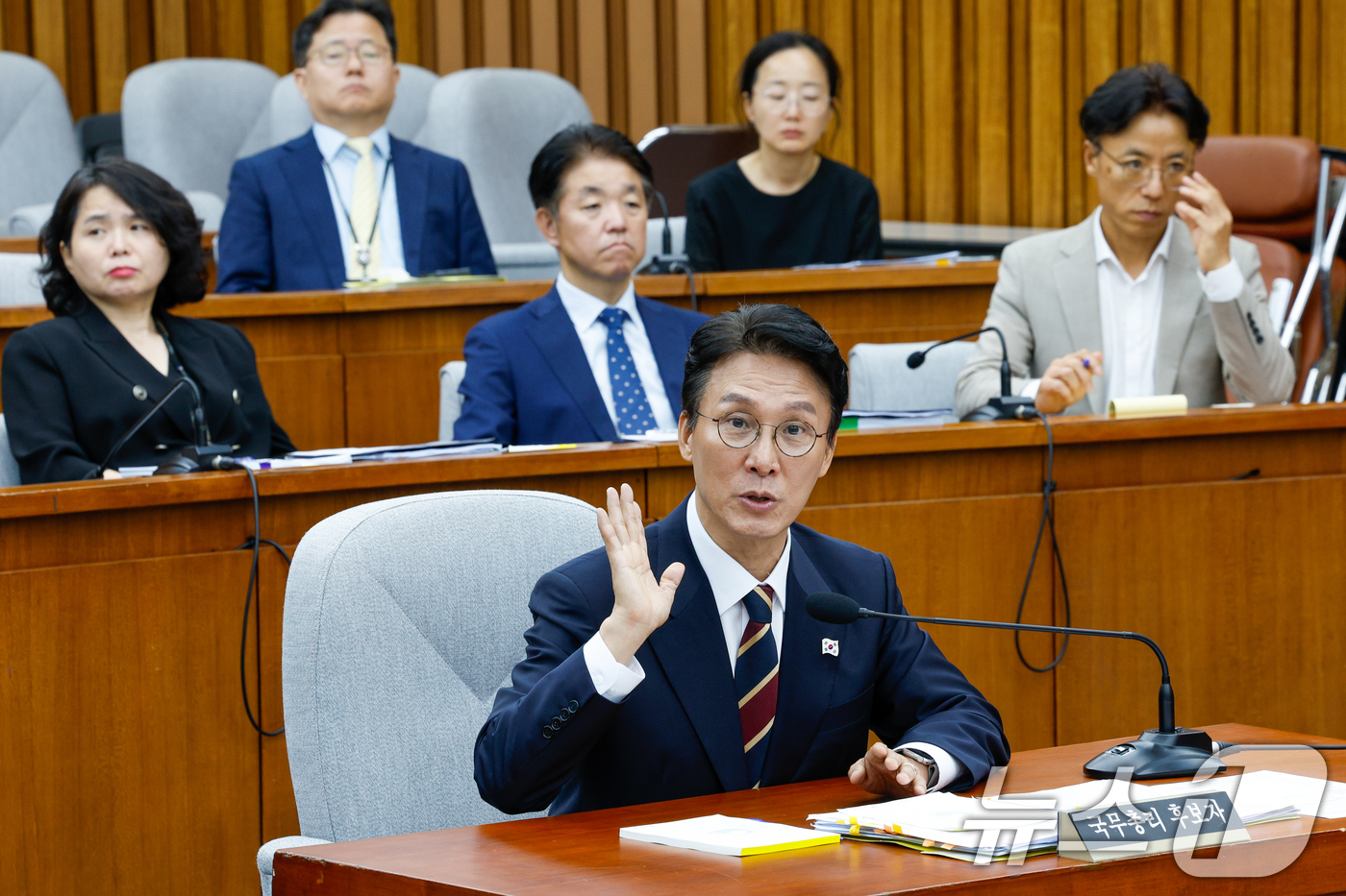 (서울=뉴스1) 안은나 기자 = 김민석 국무총리 후보자가 25일 오후 서울 여의도 국회에서 열린 인사청문회에 출석해 주진우 국민의힘 의원 질의에 답하고 있다. 2025.6.25/뉴 …