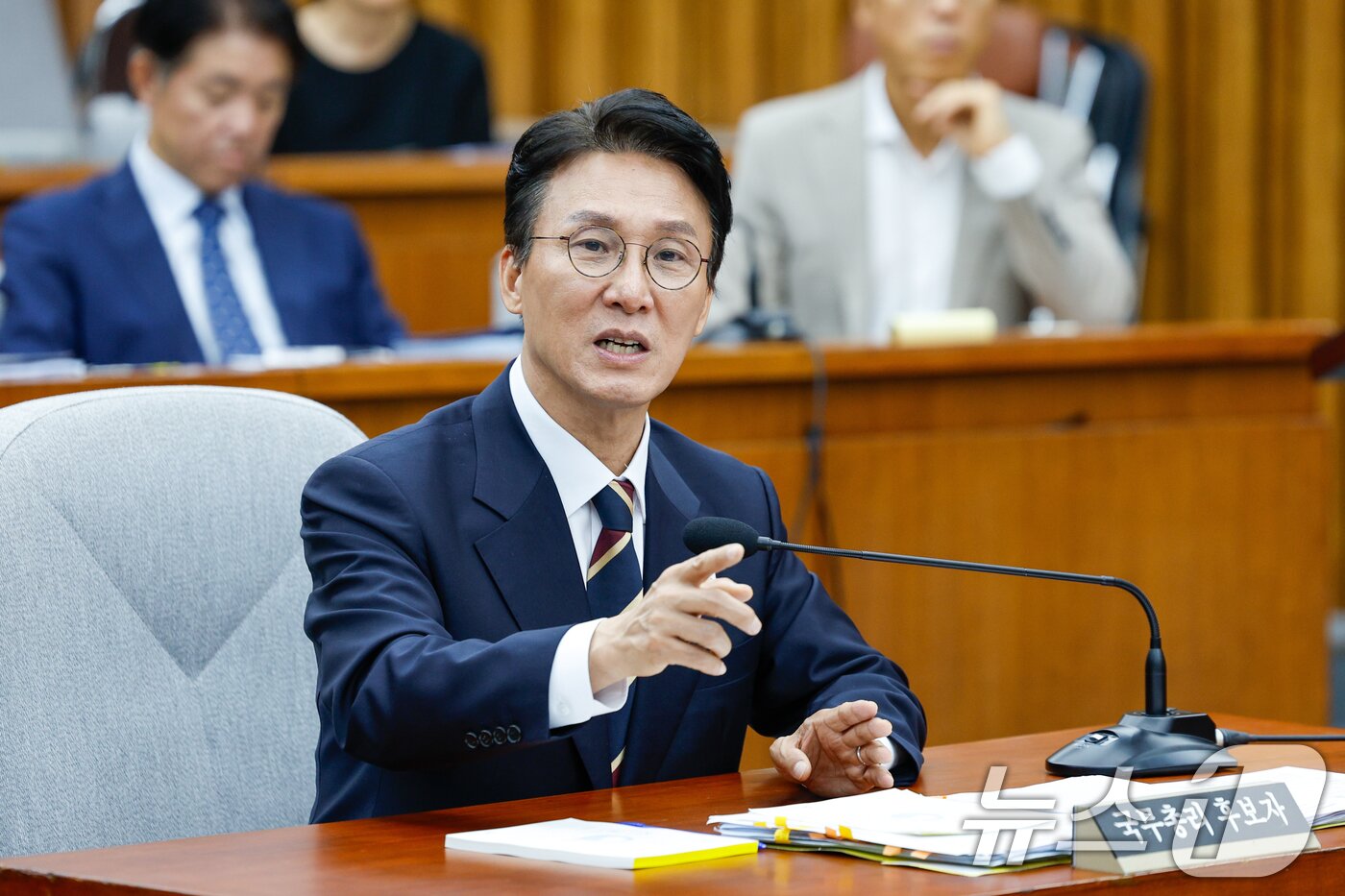 본문 이미지 - 김민석 국무총리 후보자가 지난 25일 오후 서울 여의도 국회에서 열린 인사청문회에 출석해 주진우 국민의힘 의원 질의에 답하고 있다. 2025.6.25/뉴스1 ⓒ News1 안은나 기자