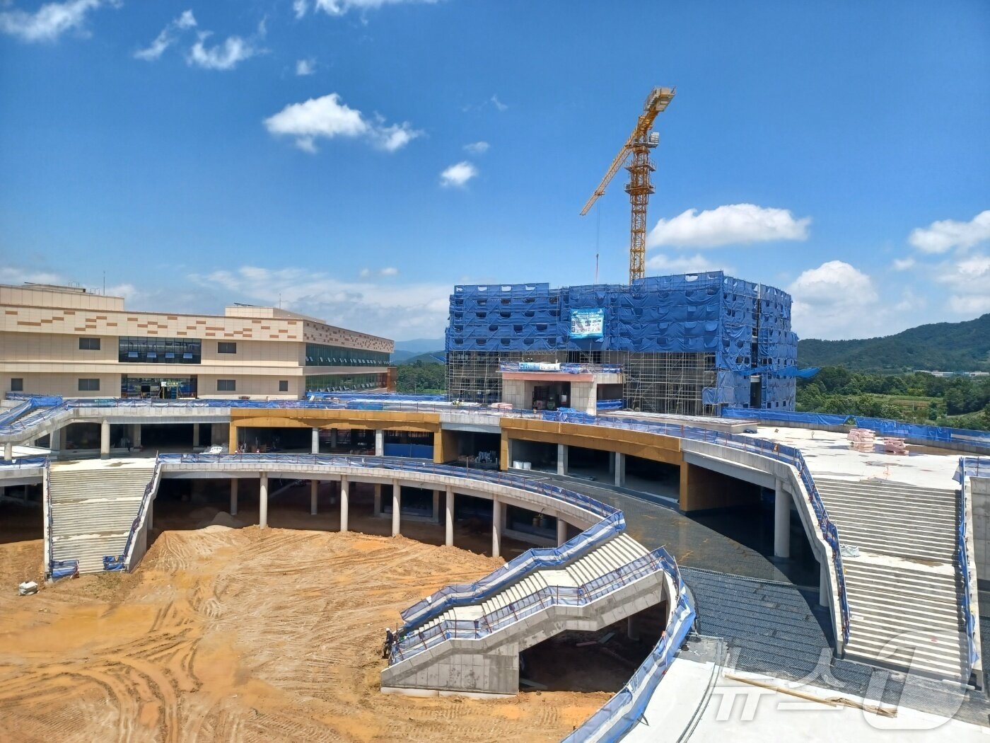 본문 이미지 - 건설공사가 한창인 켄텍 도서관·학생회관. /뉴스1