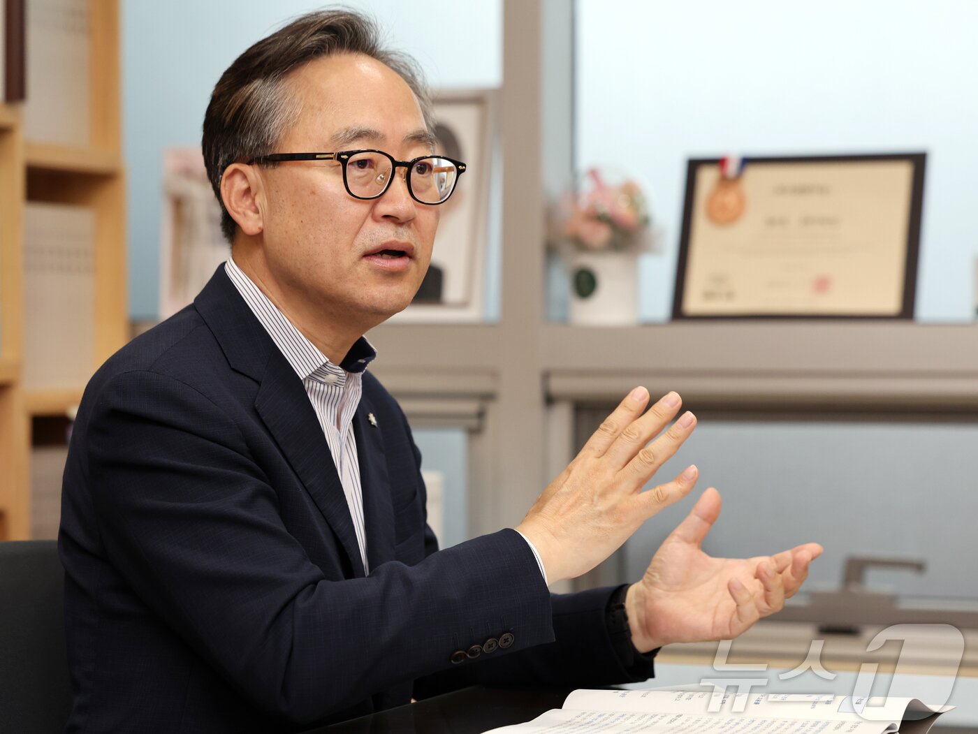 본문 이미지 - 유성훈 금천구청장이 25일 서울 금천구청에서 뉴스1과 인터뷰를 하고 있다. ⓒ News1 황기선 기자