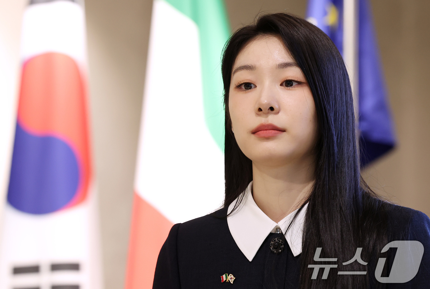 (서울=뉴스1) 김성진 기자 = 전 피겨스케이팅 선수 김연아가 25일 서울 강남구 신사동 하이스트리트 이탈리아에서 열린 2026 밀라노 코르티나 동계 올림픽 공식 설명회에서 생각에 …
