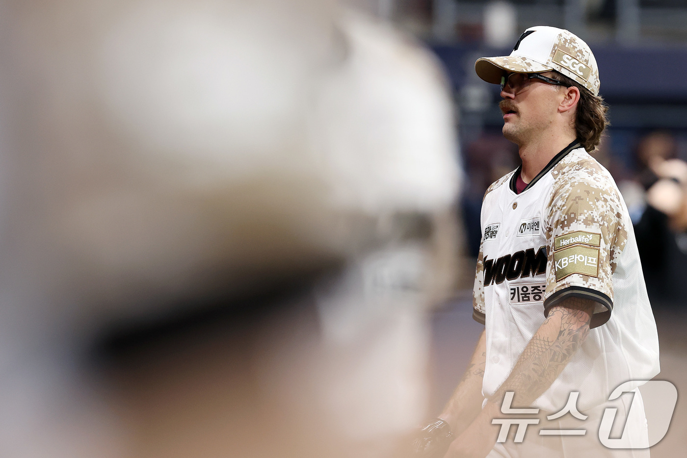 (서울=뉴스1) 이동해 기자 = 25일 오후 서울 구로구 고척스카이돔에서 열린 프로야구 '2025 신한 SOL뱅크 KBO 리그' KIA와 키움의 경기, 3회초 키움 선발투수 웰스가 …