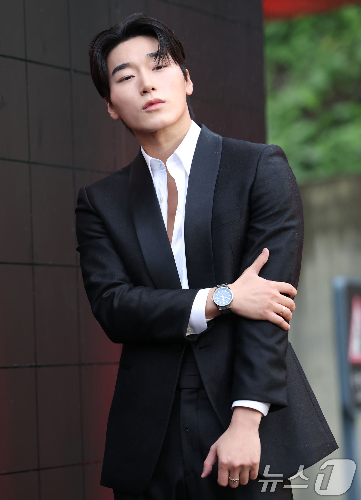 (서울=뉴스1) 권현진 기자 = 에이티즈 산이 25일 서울 오후 마포구 문화비축기지에서 열린 ‘태그호이어 갈라 디너 이벤트’에 참석해 포즈를 취하고 있다. 2025.6.25/뉴스1 …