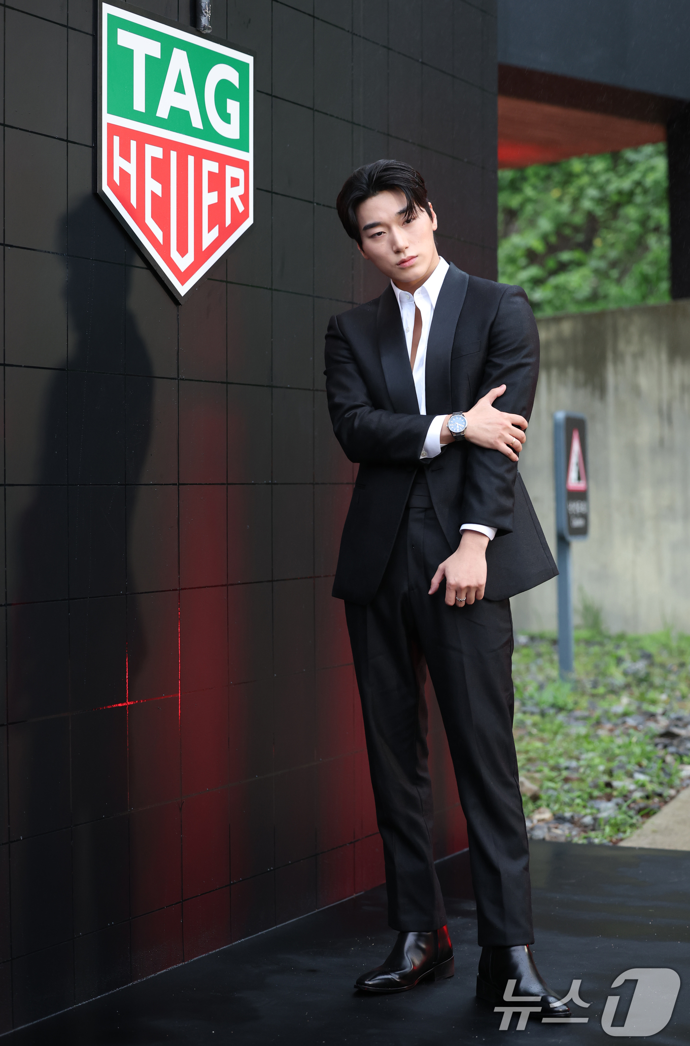 (서울=뉴스1) 권현진 기자 = 에이티즈 산이 25일 서울 오후 마포구 문화비축기지에서 열린 ‘태그호이어 갈라 디너 이벤트’에 참석해 포즈를 취하고 있다. 2025.6.25/뉴스1 …