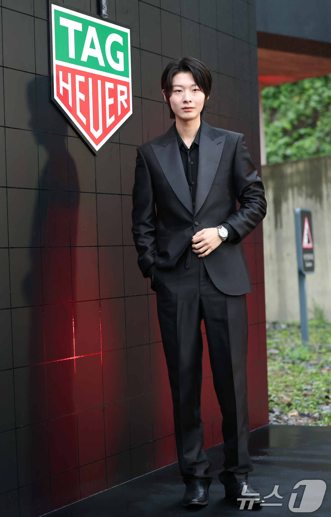 (서울=뉴스1) 권현진 기자 = 모델 최현준이 25일 서울 오후 마포구 문화비축기지에서 열린 ‘태그호이어 갈라 디너 이벤트’에 참석해 포즈를 취하고 있다. 2025.6.25/뉴스1 …