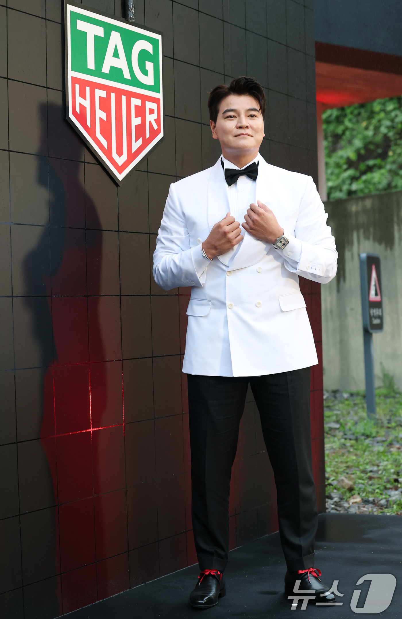 (서울=뉴스1) 권현진 기자 = 전 MLB 선수 추신수가 25일 서울 오후 마포구 문화비축기지에서 열린 ‘태그호이어 갈라 디너 이벤트’에 참석해 포즈를 취하고 있다. 2025.6. …