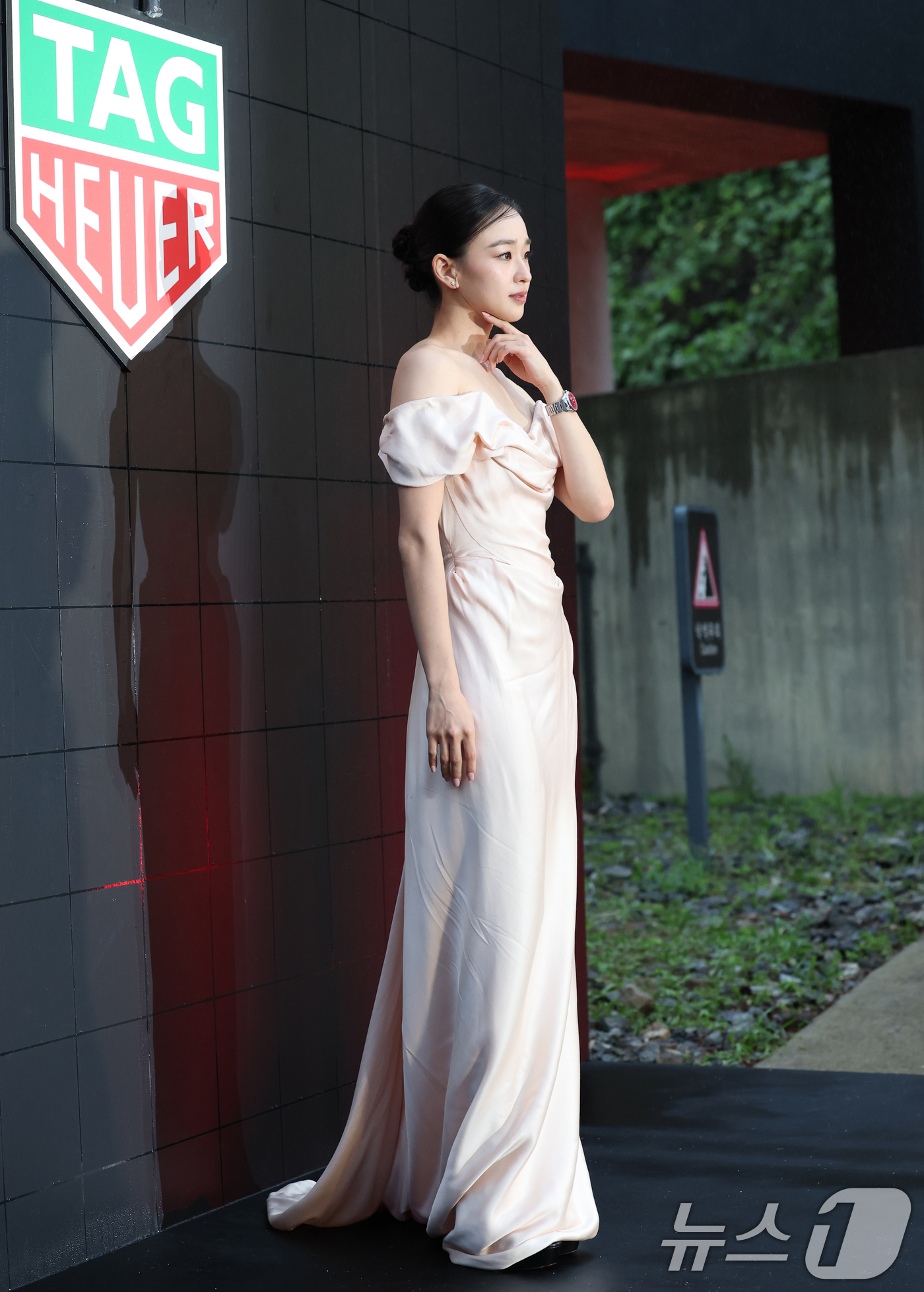 (서울=뉴스1) 권현진 기자 = 전 체조선수 손연재가 25일 서울 오후 마포구 문화비축기지에서 열린 ‘태그호이어 갈라 디너 이벤트’에 참석해 포즈를 취하고 있다. 2025.6.25 …