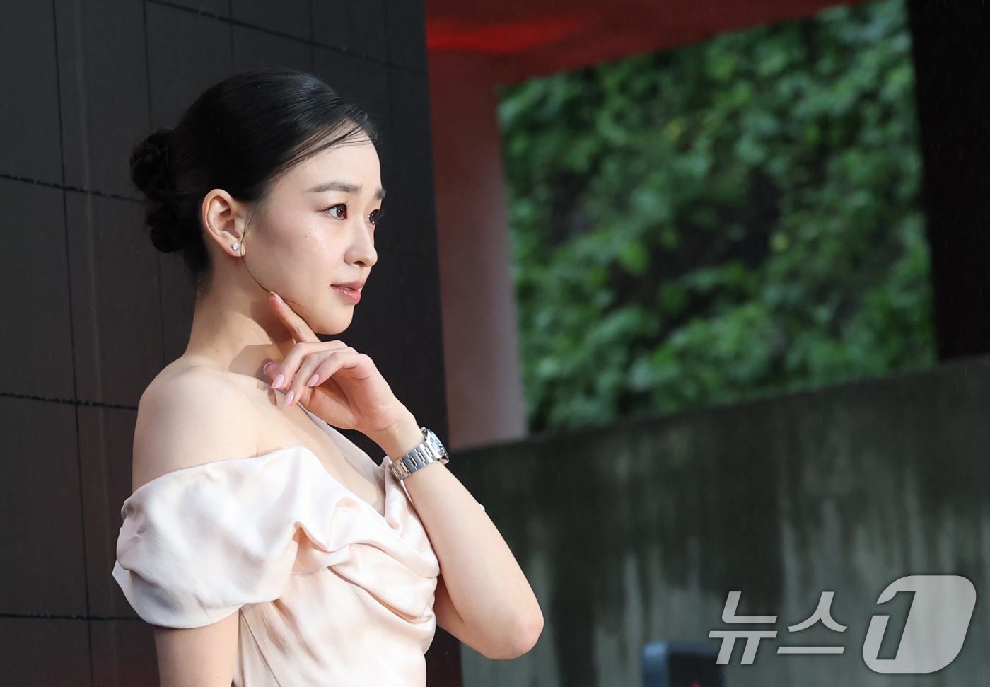 (서울=뉴스1) 권현진 기자 = 전 체조선수 손연재가 25일 서울 오후 마포구 문화비축기지에서 열린 ‘태그호이어 갈라 디너 이벤트’에 참석해 포즈를 취하고 있다. 2025.6.25 …