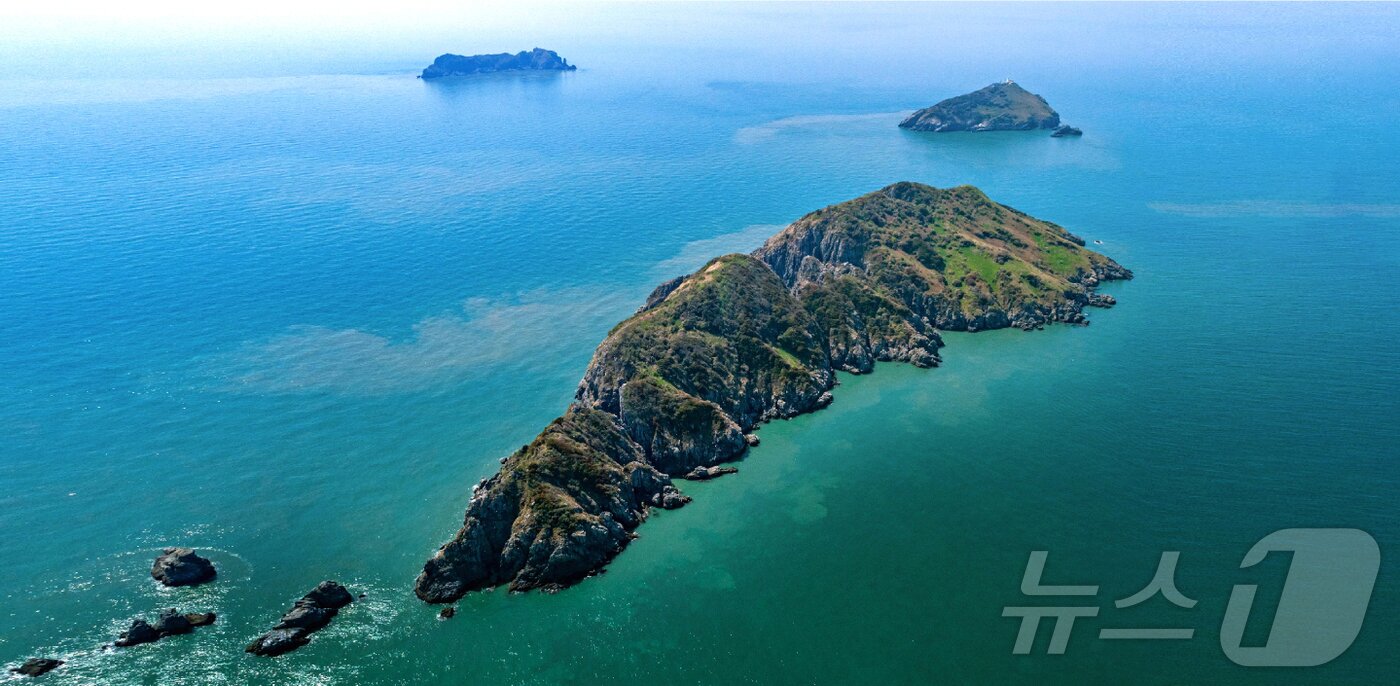 본문 이미지 - 충남 태안 격렬비열도 전경. &#40;태안군 제공. 재판매 및 DB 금지&#41;/뉴스1