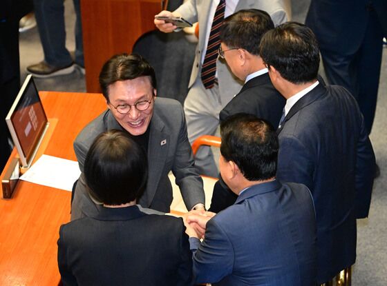 檢, 김민석 재산신고 누락 의혹 사건 경찰로 이송…"직접수사 개시 자제"