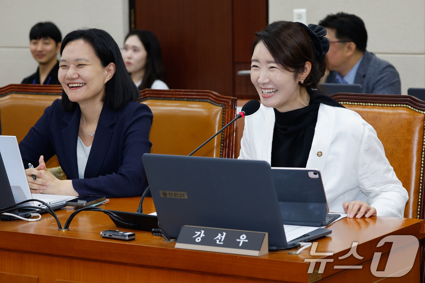 (서울=뉴스1) 안은나 기자 = 여성가족부 장관 후보자로 지명된 강선우 더불어민주당 간사가 26일 오전 서울 여의도 국회에서 열린 제426회국회(임시회) 보건복지위원회 제1차 전체 …