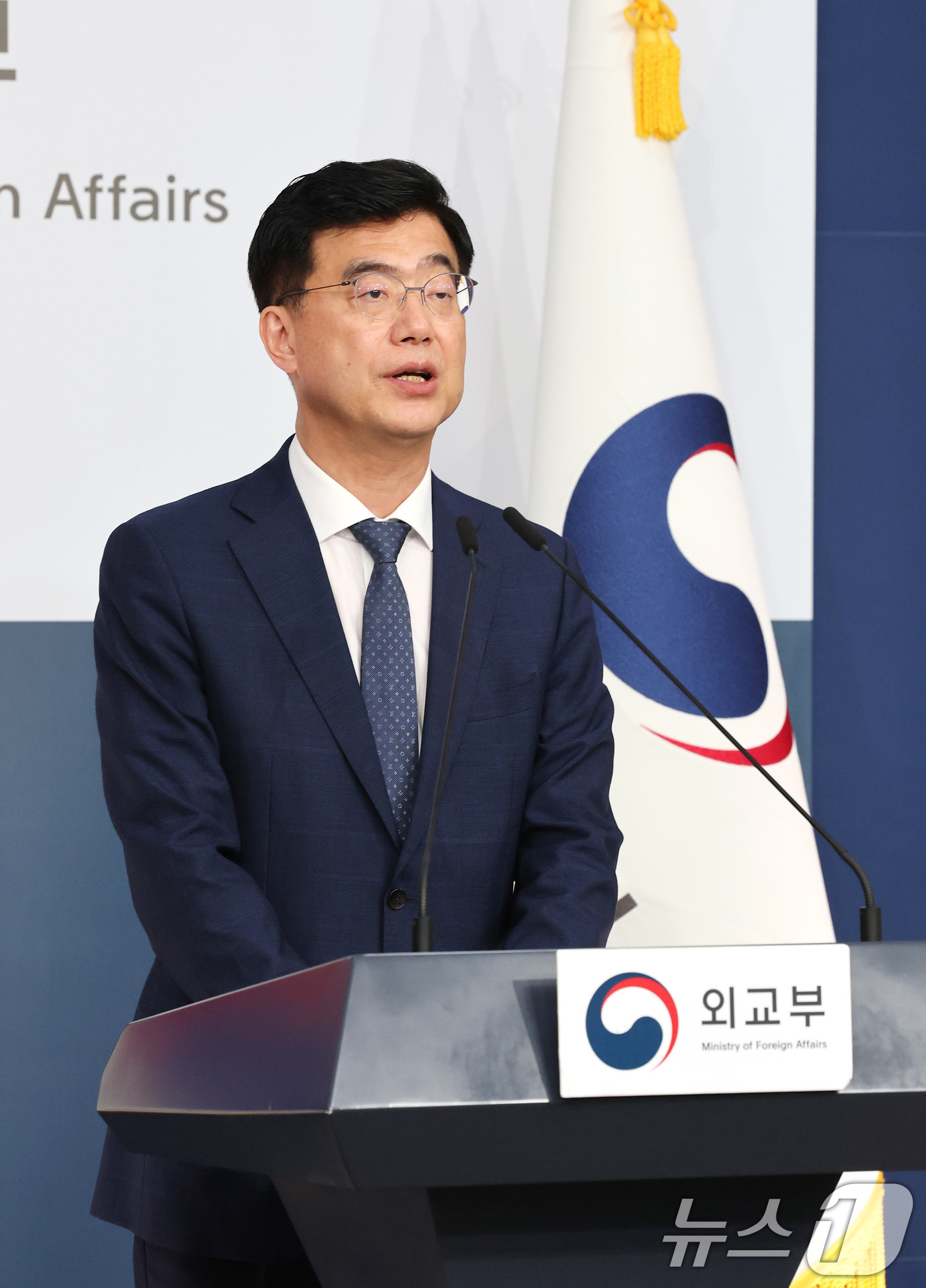 (서울=뉴스1) 임세영 기자 = 이재웅 외교부 대변인이 26일 서울 종로구 외교부 청사에서 정례브리핑을 하고 있다.  2025.6.26/뉴스1