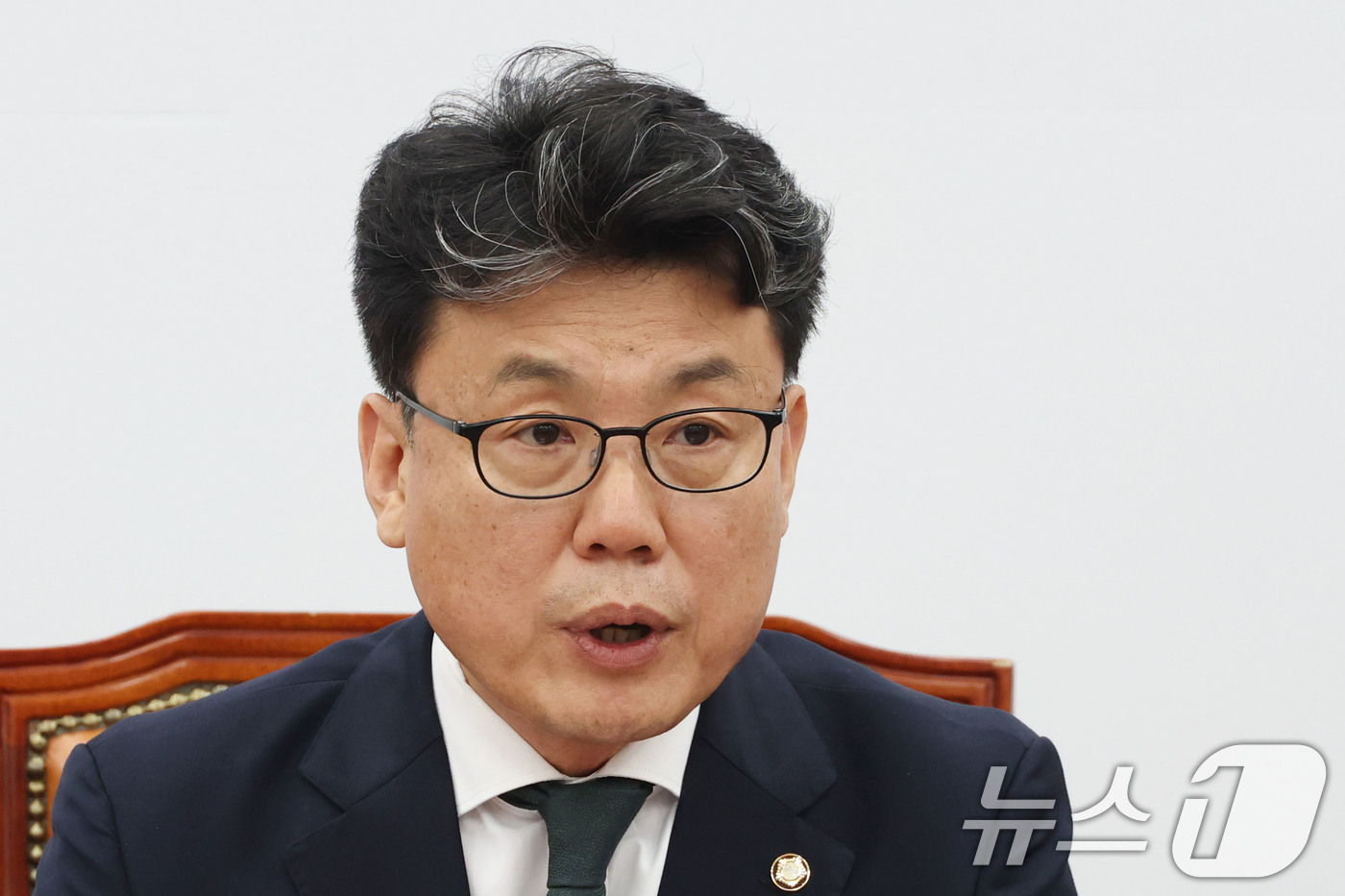 (서울=뉴스1) 이광호 기자 = 진성준 더불어민주당 정책위의장이 26일 오후 서울 여의도 국회에서 6월 임시회 중점처리 법안 및 정책현안 관련 기자간담회를 하고 있다. 2025.6 …