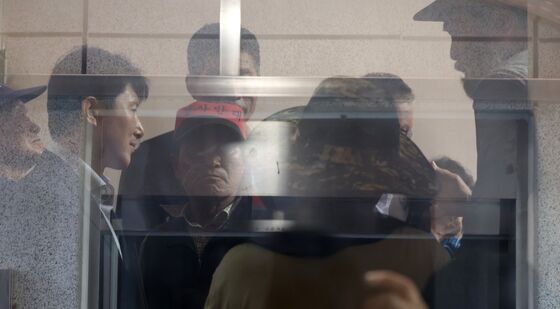 '결사반대'에 출입 못 하는 광주시 관계자