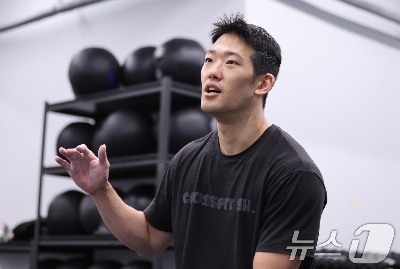 본문 이미지 - 최진원 크로스핏 식스 헤드코치가 26일 서울 마포구 크로스핏 식스에서 뉴스1과 인터뷰를 하고 있다. ⓒ News1 박지혜 기자