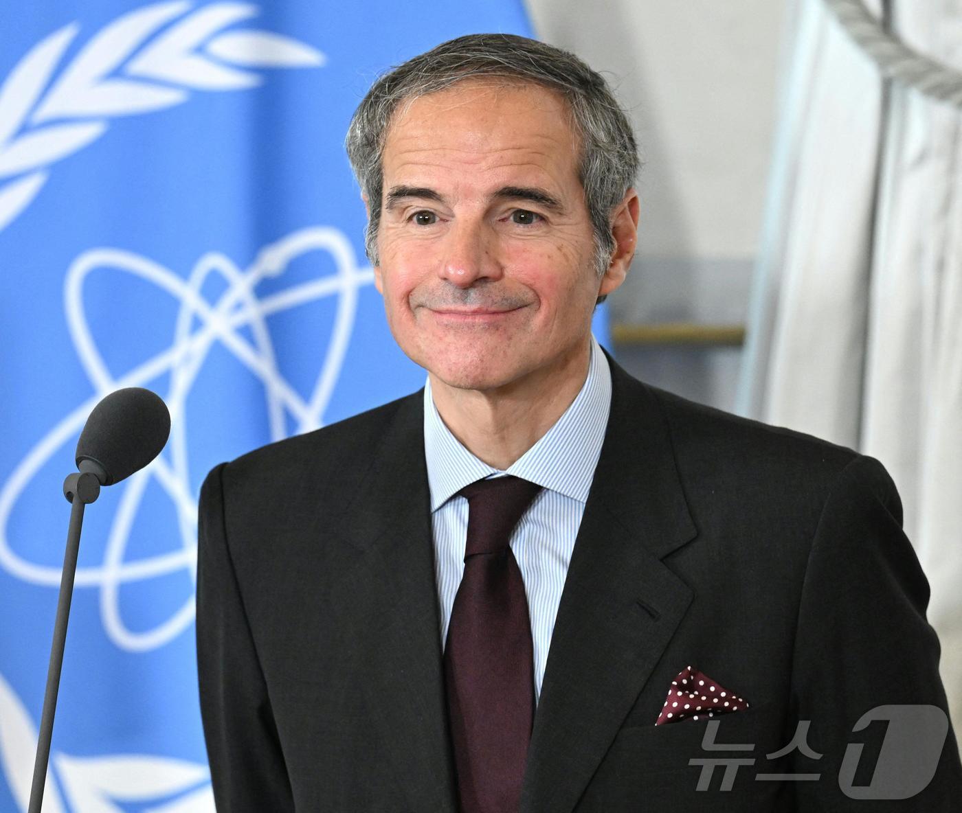 (비엔나 AFP=뉴스1) 김지완 기자 = 25일(현지시간) 라파엘 그로시 국제원자력기구(IAEA) 사무총장이 오스트리아 비엔나에서 기자들에게 이란의 핵 프로그램 문제와 관련해 발언 …